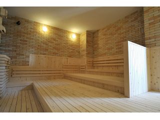 【サウナ】血行が良くなり、疲労回復、免疫力向上に効果的です。不定期でロウリュウイベントも開催します。