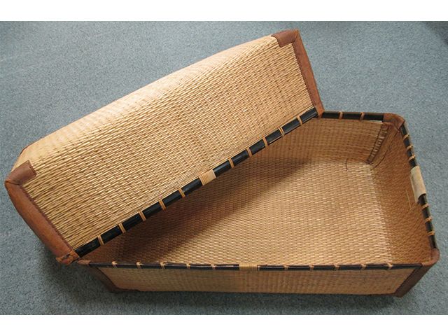 有名な「柳行李(やなぎごうり)」も展示しています。