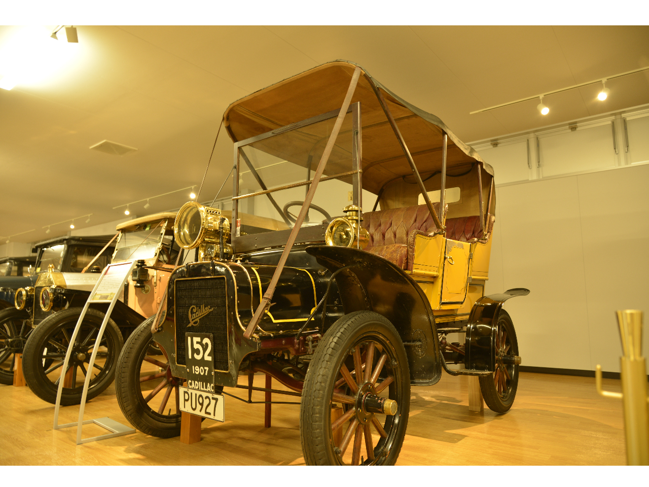 ���E�N���V�b�N�J�[������