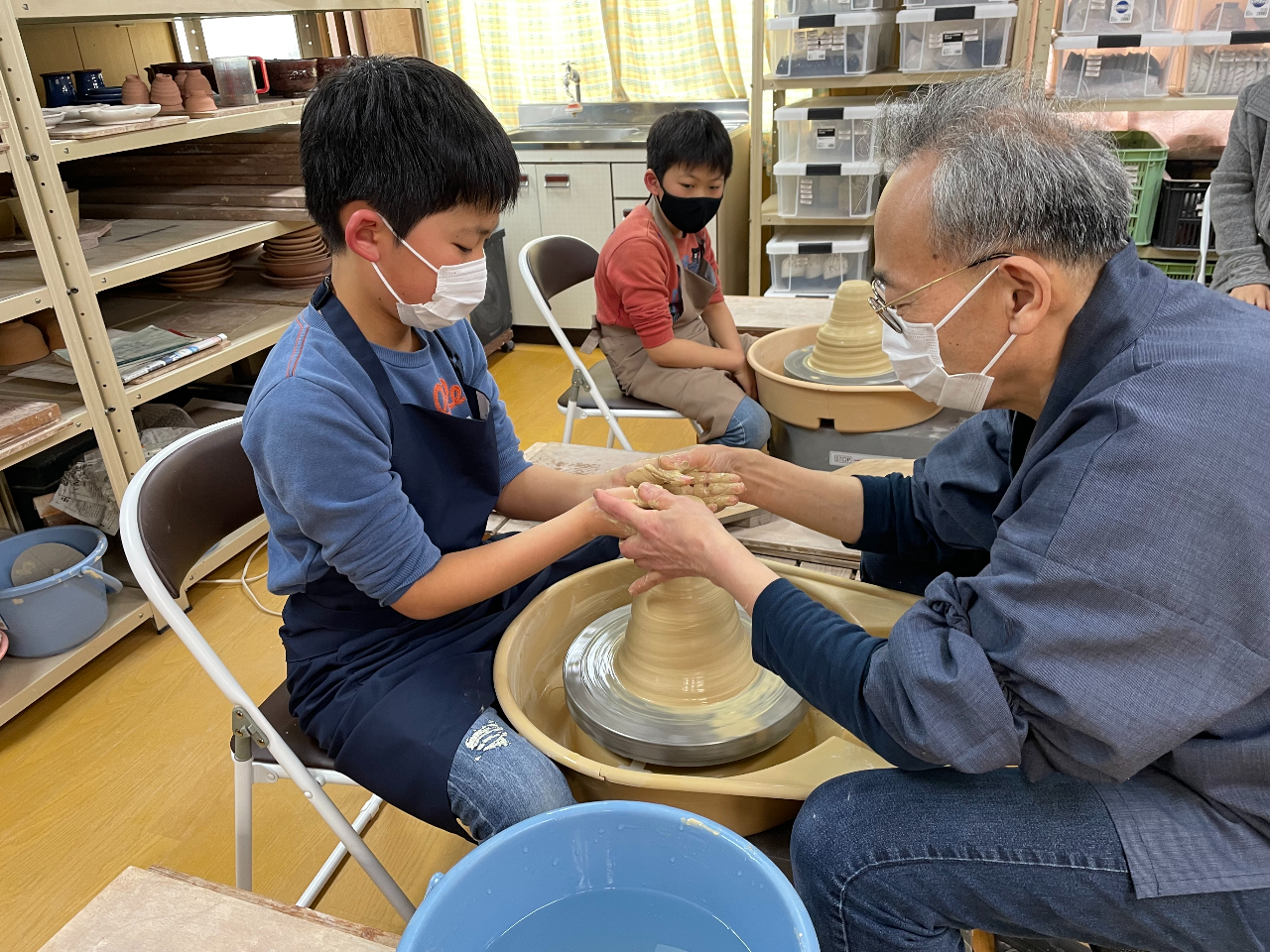 兄弟で萩焼作りに挑戦中です。