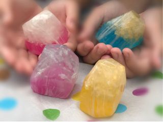 お子様の手の中のキラキラ石けん!特別なマイ石けんを作ろう!!お子様に第人気のジオラックソープ!