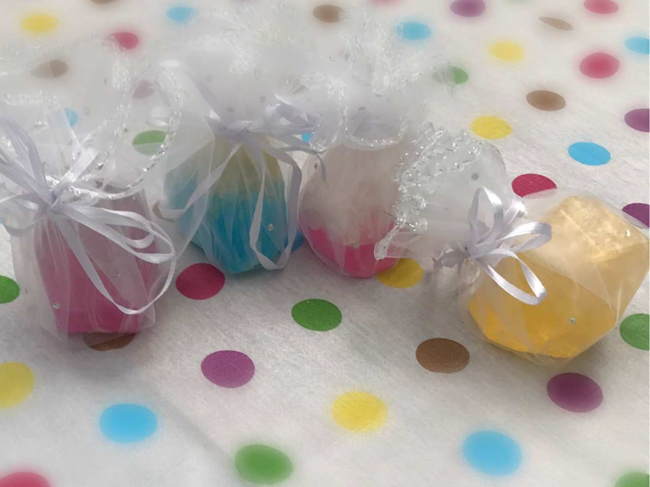 出来上がった作品は、オーガンジーの巾着袋に包んでお持ち帰り!これがまた可愛いのです!!ご使用時は、巾着に包むと泡立ちアップ!