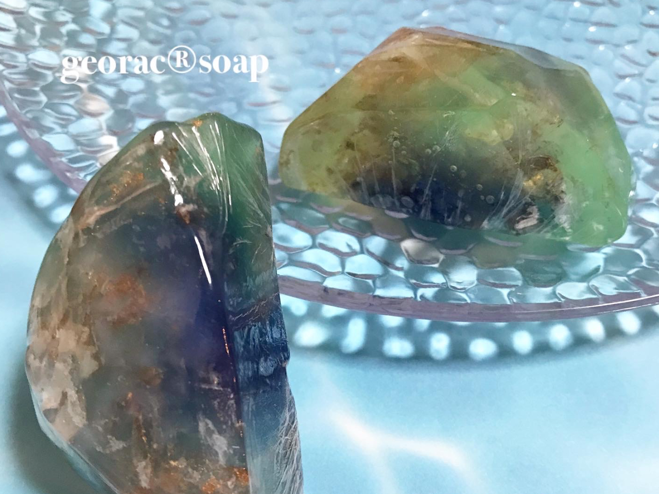 大人だけのご参加は、ご希望に応じてカッティングしてより宝石らしく、2個作成出来ます。お友達同士で交換しても、いいよね!