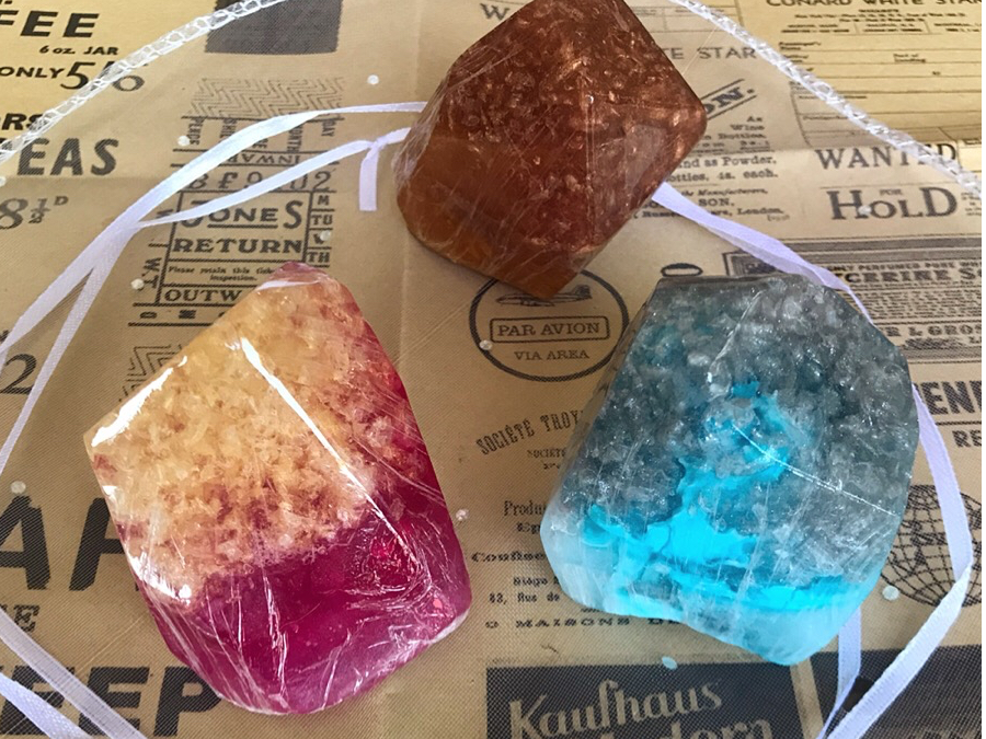 泡立ちも良くって、リピーターさんも!さぁ、どんなキラキラ石けんを作ろう?