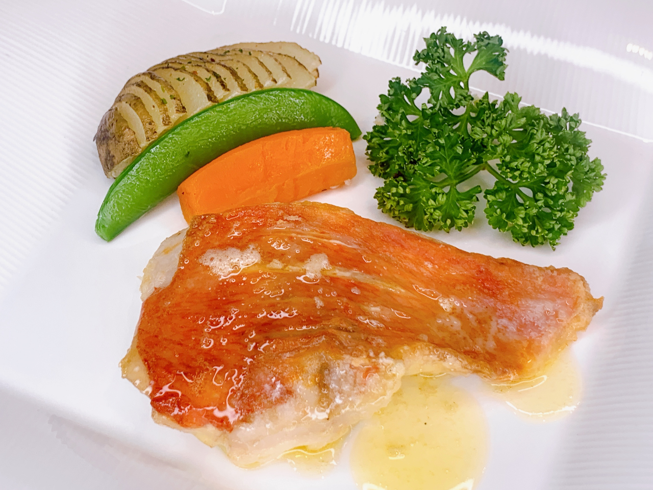 本日の魚料理「季節により変わります。お問合せ下さい」 ¥3,000