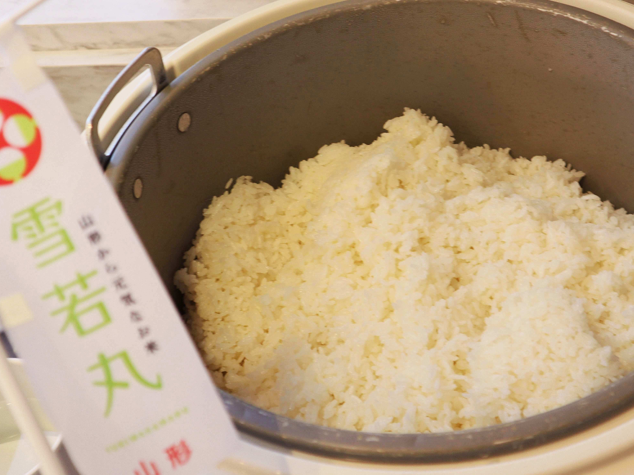 ご飯はもちろん山形県を代表する雪若丸をご準備しております