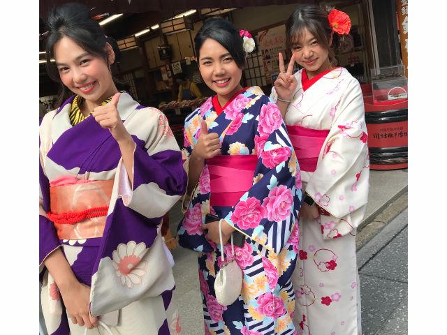 大きなお花で華やかさ可愛さが増します。