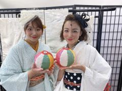 色違いのレースの着物