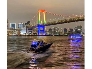 レインボーブリッジと新豊洲クルージングクラブクルーザー