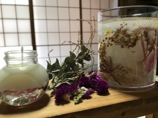 左:ソイとジェルの2層のキャンドル 右:ジェルキャンドル