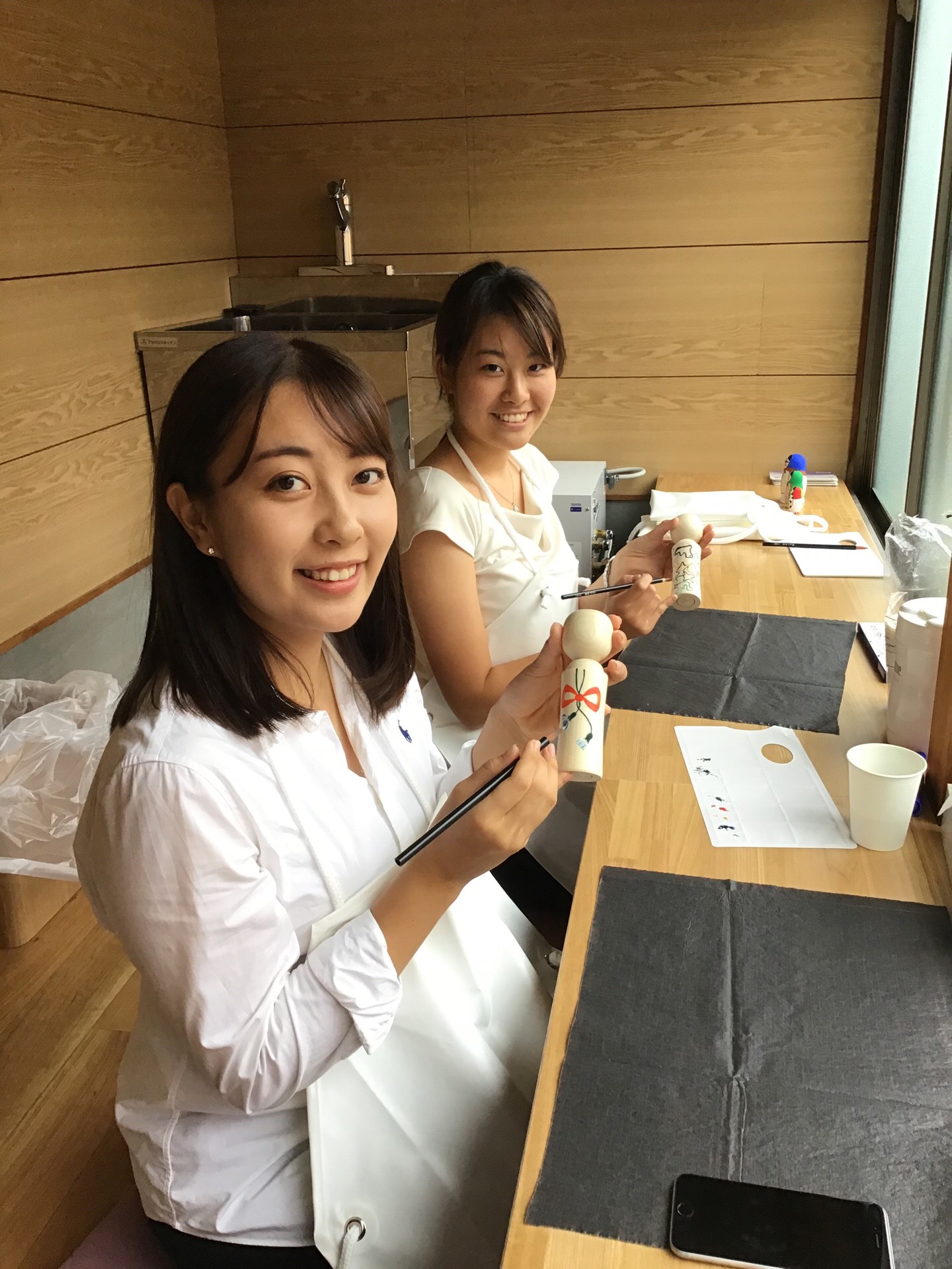 日本を代表する人形「こけし」の色つけ体験♪