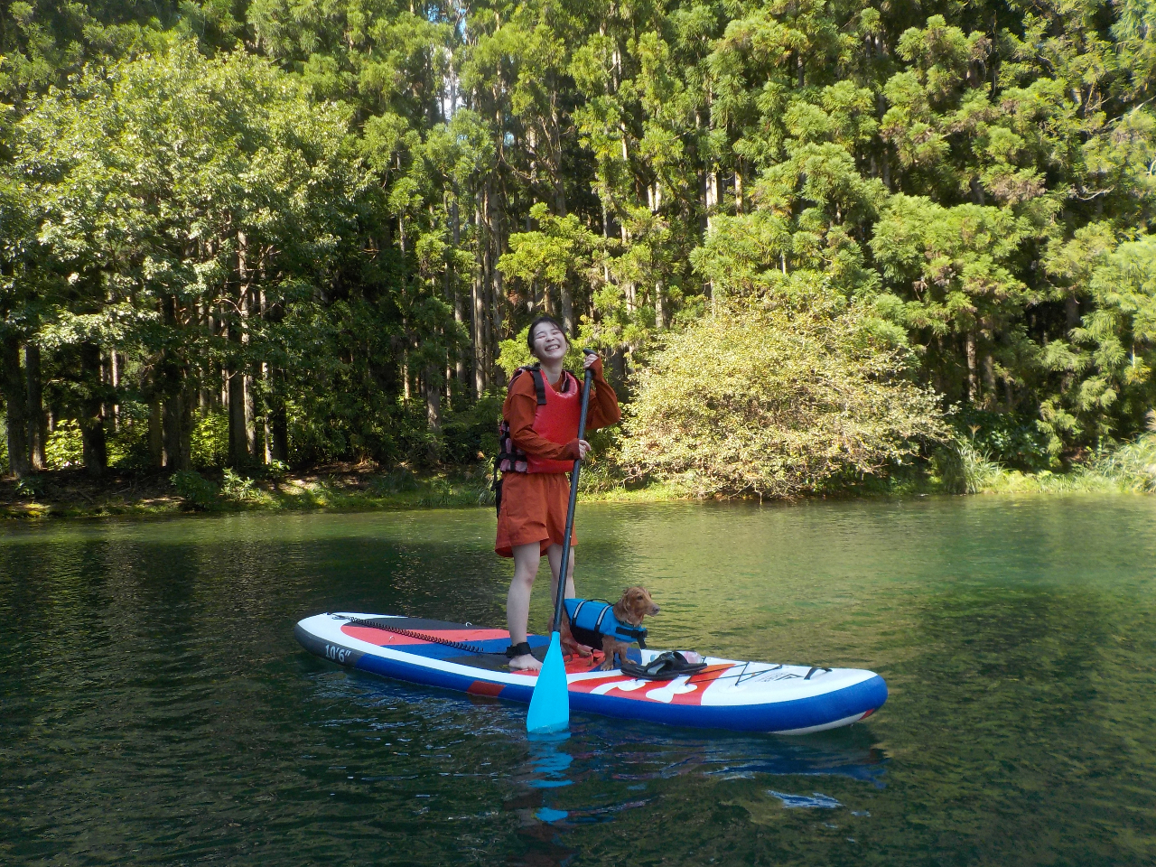 SUPに立てれば見晴らし良好。体幹もバッチリですね。