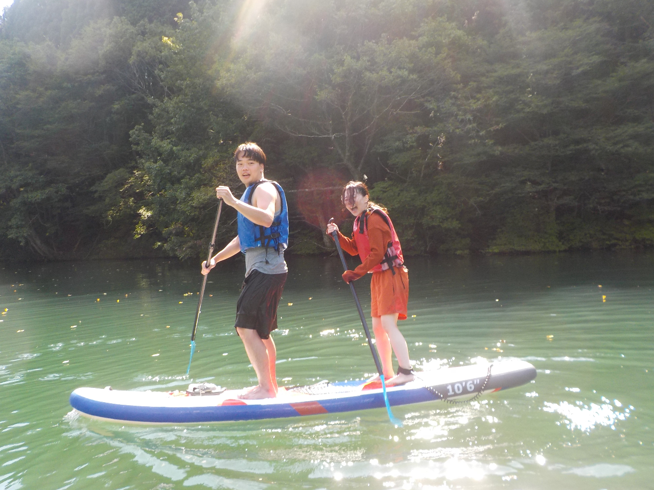 漕ぎ方を学んだら個々にSUPクルージングを楽しみましょう