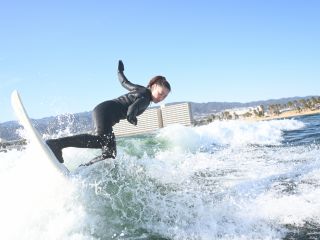 波はボートで引き起こすのでエンドレスなサーフィンが楽しめます!