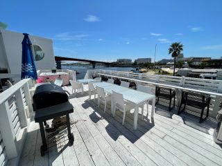 海・ビーチを眺め爽快にBBQできます!