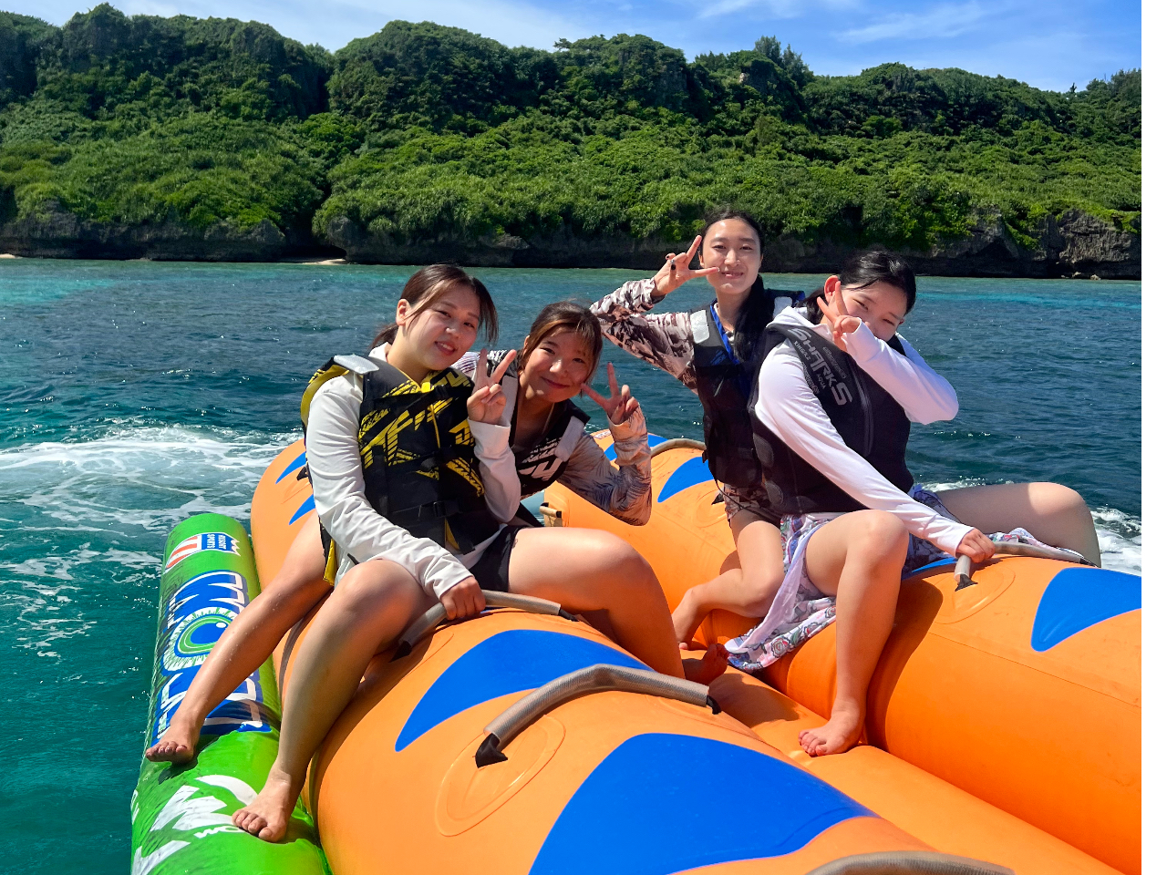 □当日予約可能！□☆沖縄でバナナボート☆水しぶきを浴びながら海を