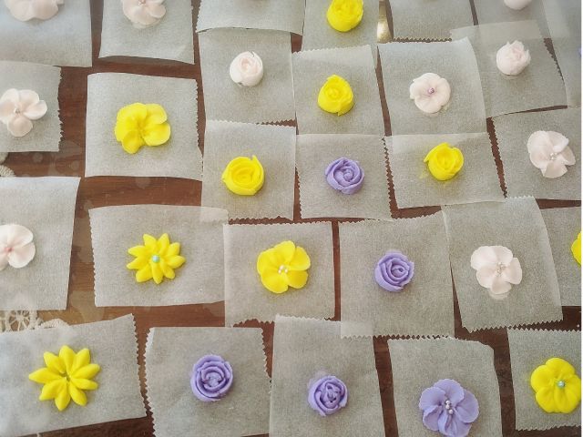 4種類のお花をたくさん絞ります!