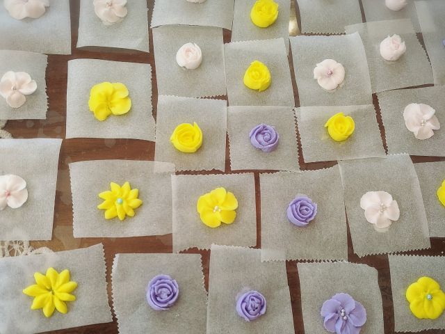 4種類のお花をたくさん絞ります!
