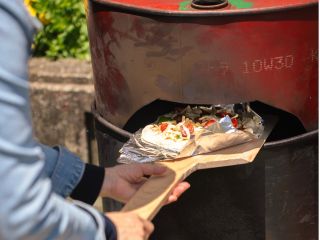 ピザ窯に入れたら5分程で焼き上がります。