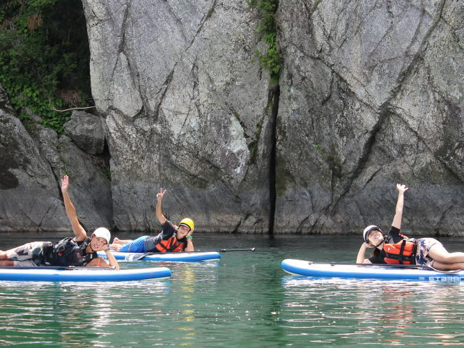 仁淀ブルーでプカプカ泳いだり!景色を眺めてのんびりしたり!