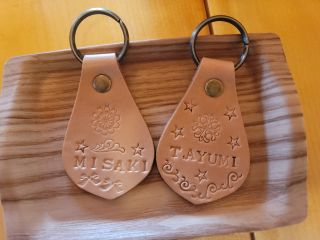 革のキーホールダー作り(丸カン)