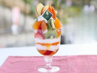 じゃらん限定で通常はお子様限定のフルーツミニパフェを大人様にもご提供♪みかん狩りを楽しむ前後に敷地内カフェでお楽しみいただけます!【テイクアウト可】
