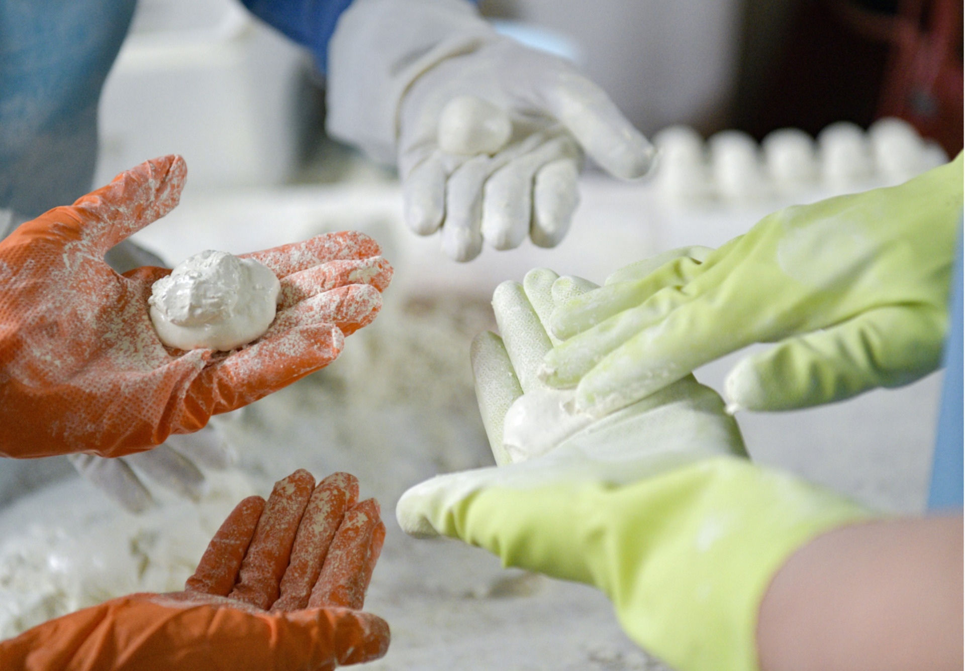蔵王温泉プレミアム体験第二弾 日本初 希少湯の花 だんごづくり体験 子どもから大人まで誰でも チェックアウトしてすぐの10時 12時の1時間実施 カップル 女性 ファミリーにオススメ 蔵王温泉アースツーリズムラボ じゃらん遊び体験