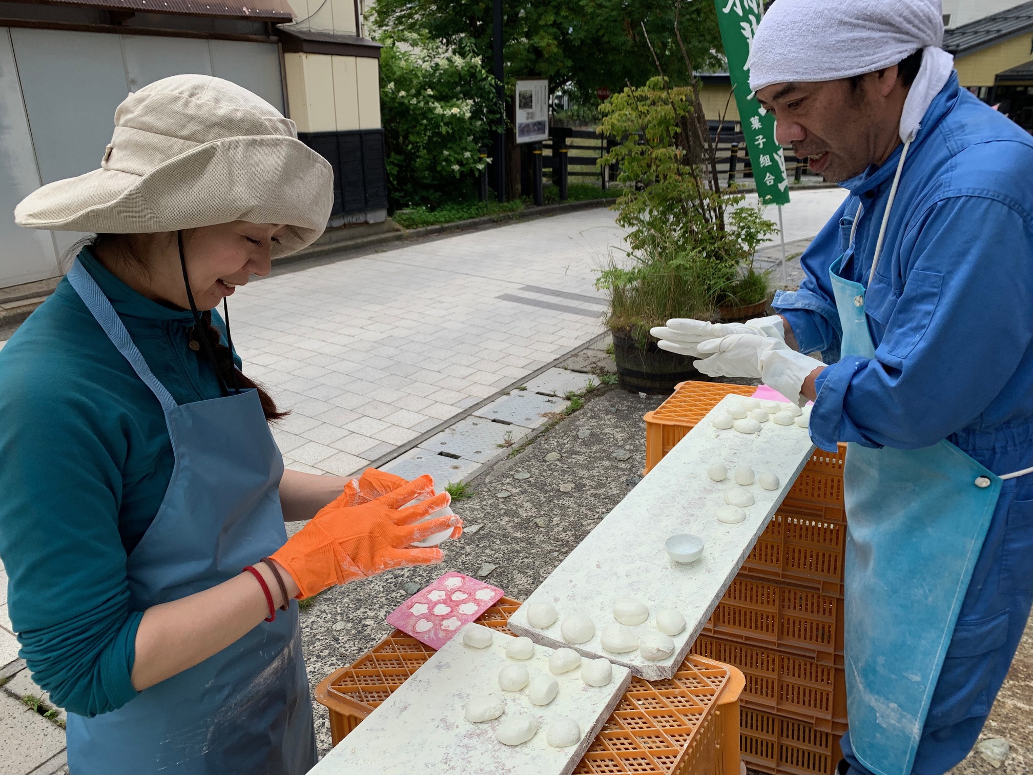 蔵王温泉プレミアム体験第二弾 日本初 希少湯の花 だんごづくり体験 子どもから大人まで誰でも チェックアウトしてすぐの10時 12時の1時間実施 カップル 女性 ファミリーにオススメ 蔵王温泉アースツーリズムラボ じゃらん遊び体験