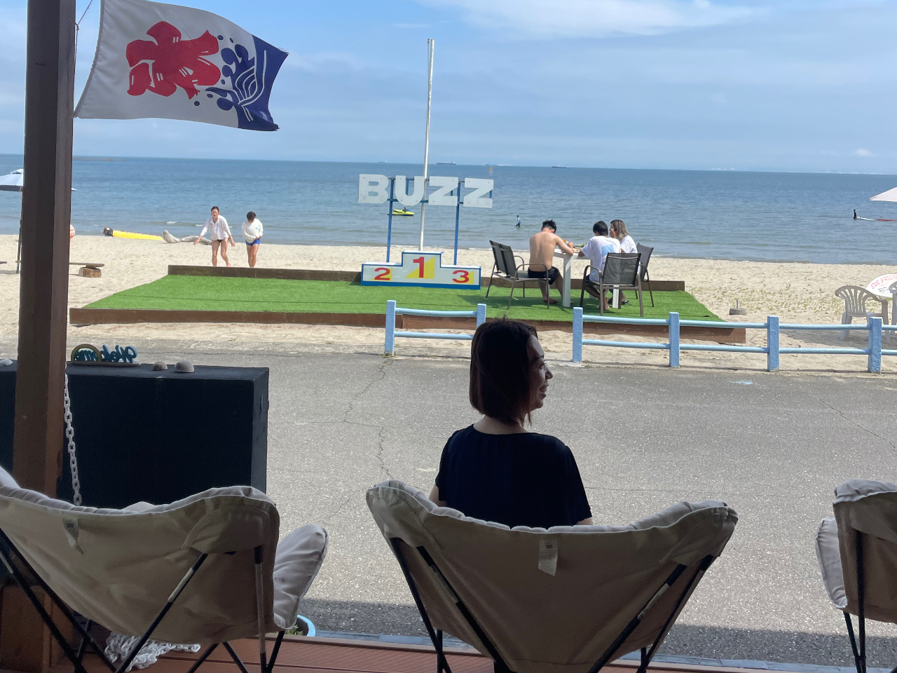 マリンスポーツの合間はゆっくりデッキでお休み〜