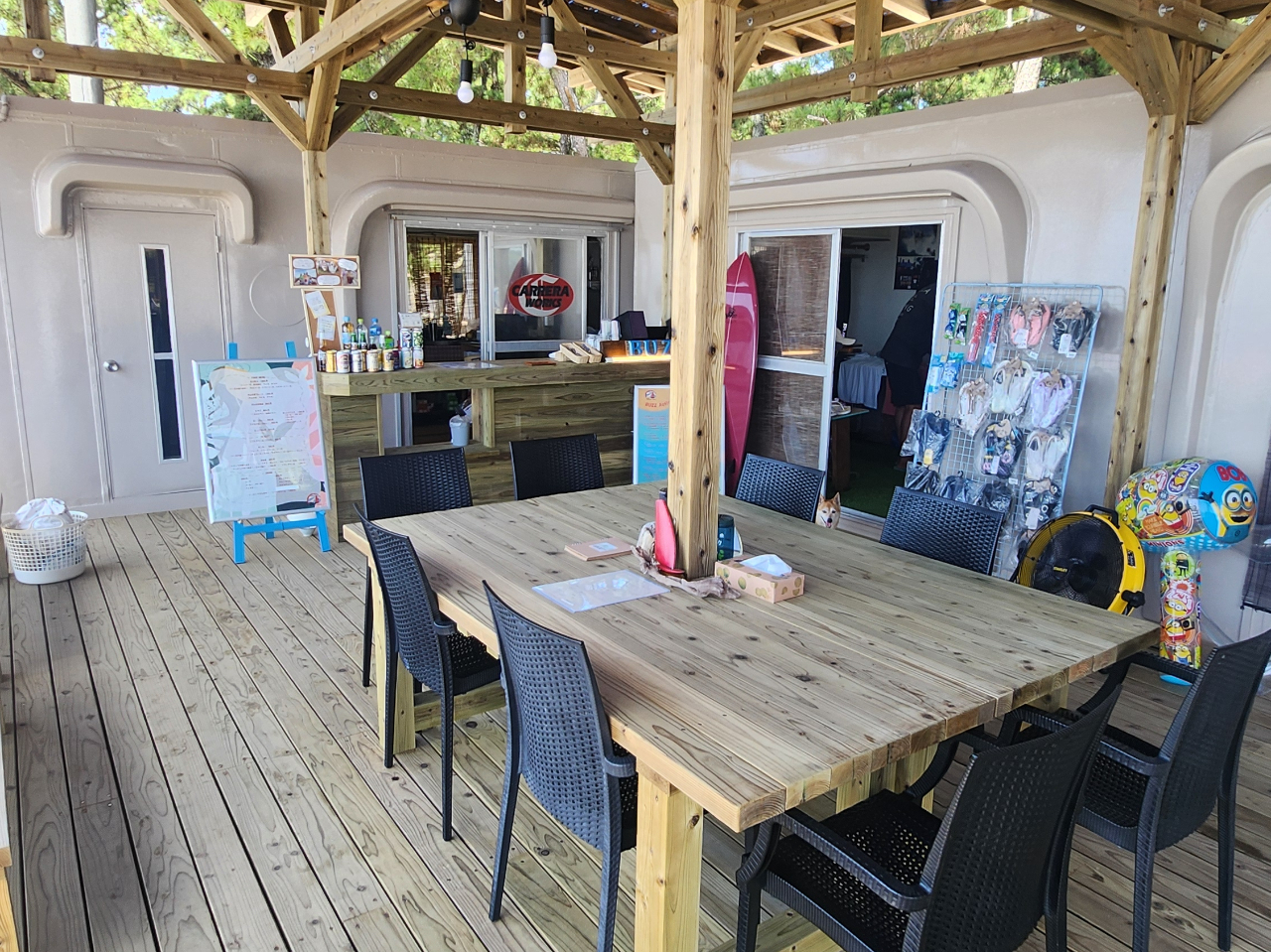 �J�t�F�Ɣ��X�𕹐݁A�����̔̔��A�����^��������܂��B�h�����N��y�H�A�f�U�[�g�Ȃǂ�����܂��B�����̂܂܂ł����p���������܂��I�I