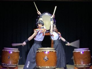ぎふ旅キャンペーン 高山伝統芸能ライブショー 実際に体験 高山駅より徒歩8分 家族におすすめ 轟く和太鼓 その圧倒的迫力にあなたにも魅了される でこなる座 じゃらん遊び体験 ぎふ旅キャンペーン 高山伝統芸能ライブショー 実際に体験 高山駅より徒歩8分 家族におすすめ 轟く和太鼓 その圧倒的迫力にあなたにも魅了される でこなる座 じゃらん遊び体験