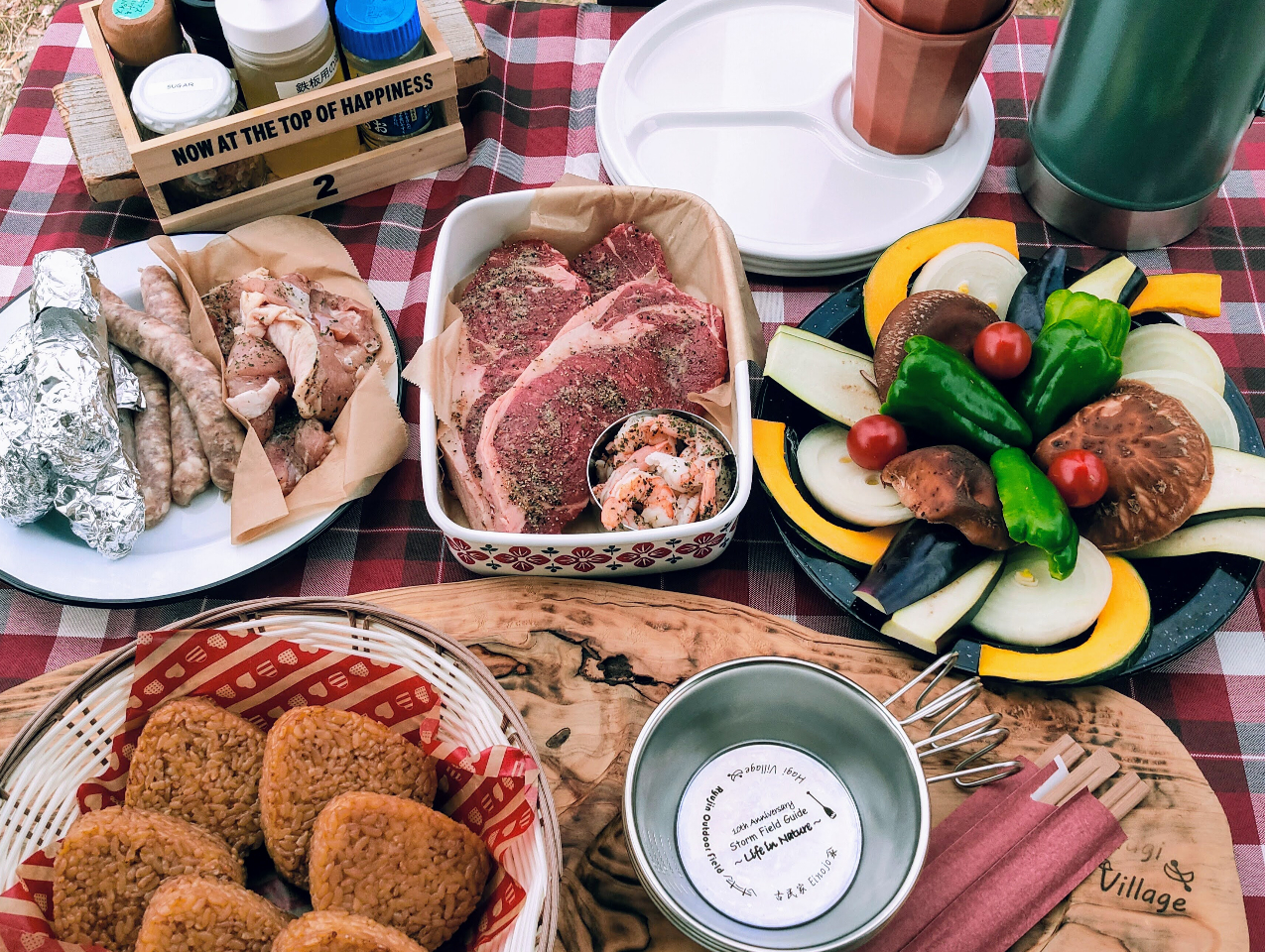 ボリュームたっぷりの夕飯BBQ、お持ち込みは自由に出来ます。