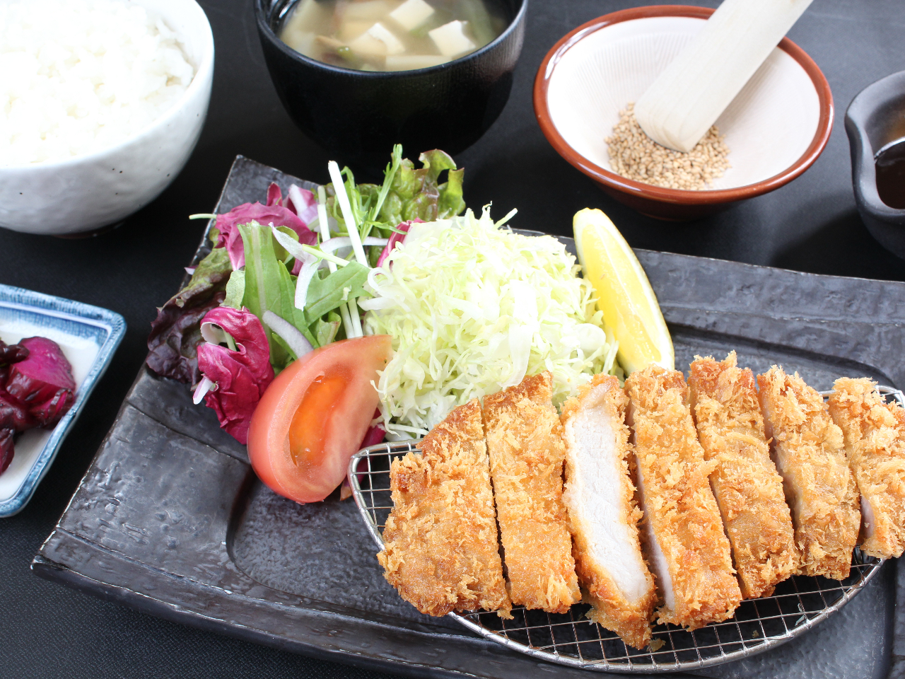 【♪選べるレストランランチ&温泉♪】レンタルタオル付!ゆったりお食事と温泉をお楽...