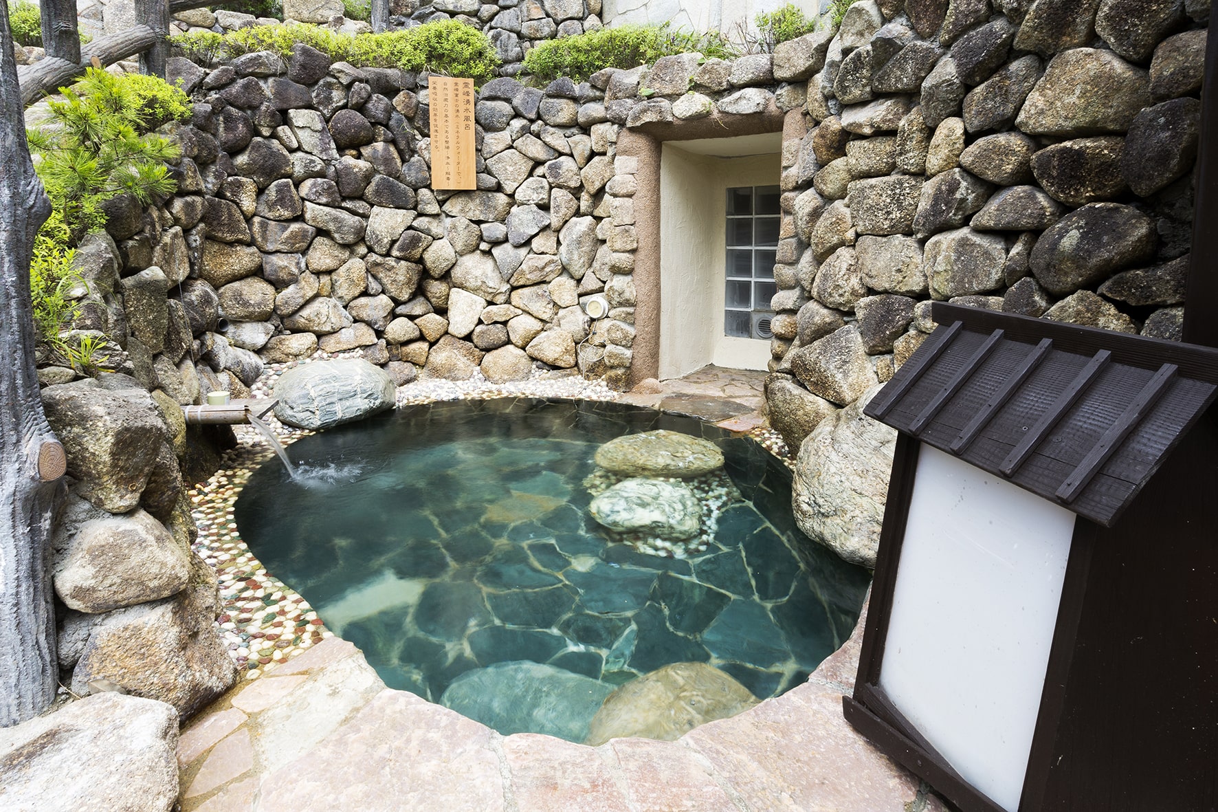 NCł́AxmR[̃~lEH[^[ɂĐA򌌁AŌʂ{܂