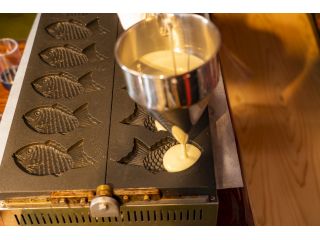 業務用機械や専門の調理器具を使った本格的な体験ができます。