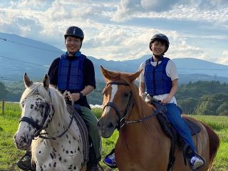 GW那須高原を馬で散策(那須高原ホーストレッキング) 那須高原の大自然の中を非日常 那須乗馬体験 初めて馬に触れる方 ファミリー カップルさんに大人気です!