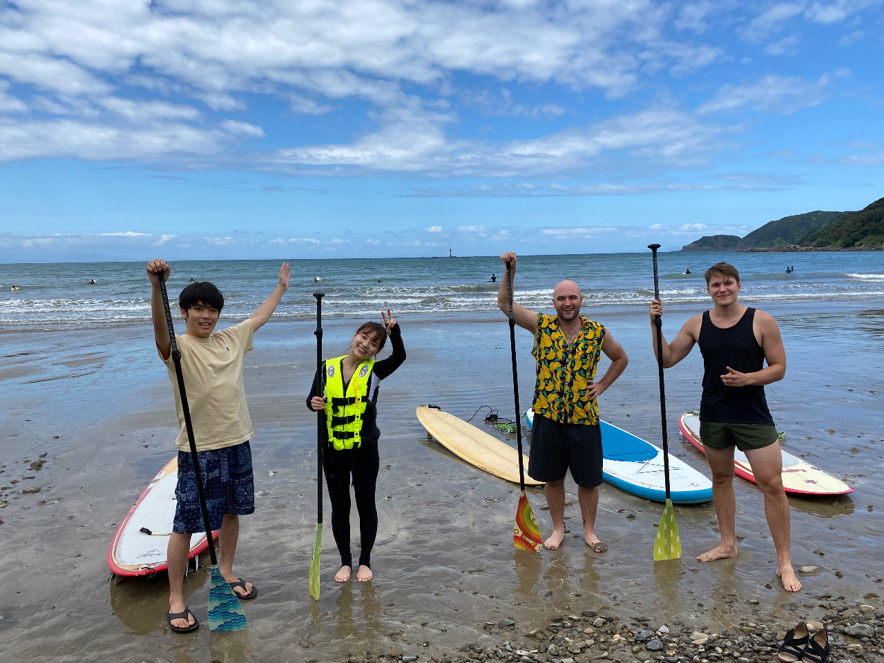 波があれば波乗りレッスンも!