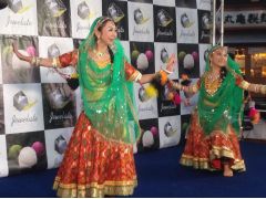 武蔵小杉カレーフェスティバルで踊りました♪