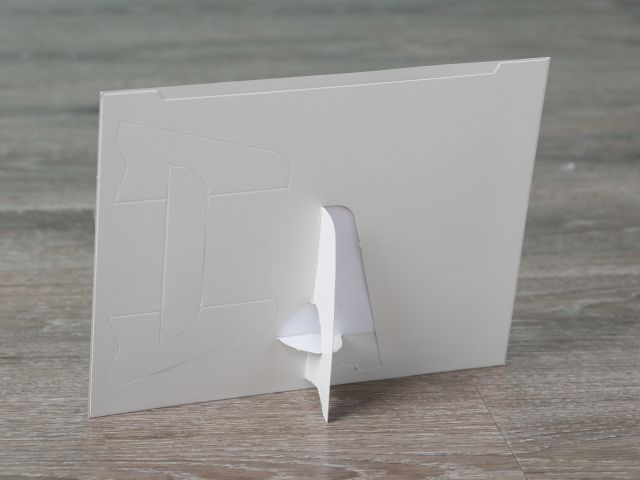 台紙は写真立てにもなります、ぜひお家に飾ってくださいね^^