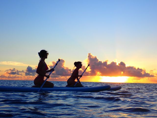 宮古島 夕方 地域クーポン対象 茜色の夕日に包まれる 選べるサンセットsuporカヌーツアー 写真データ無料 宮古島 Adventure Pipi じゃらん遊び体験 宮古島 夕方 地域クーポン対象 茜色の夕日に包まれる 選べるサンセットsuporカヌーツアー 写真データ無料 宮古島 Adventure Pipi じゃらん遊び体験