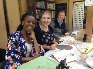 体験中のアメリカ人グループ