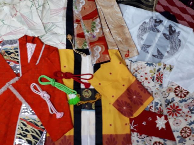 お好きな衣装を選んで記念撮影も。簡単和装なので洋服の上から着られます。