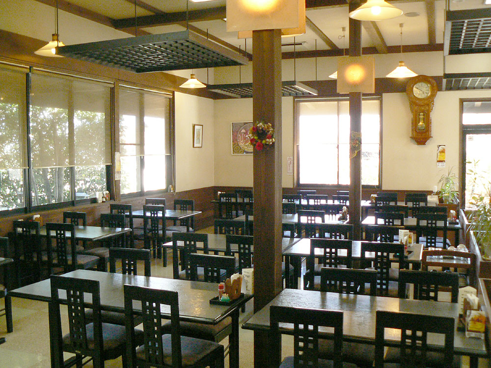 きのこむら深山・レストラン ※きのこの収穫もレストラン内にて受け付けております。