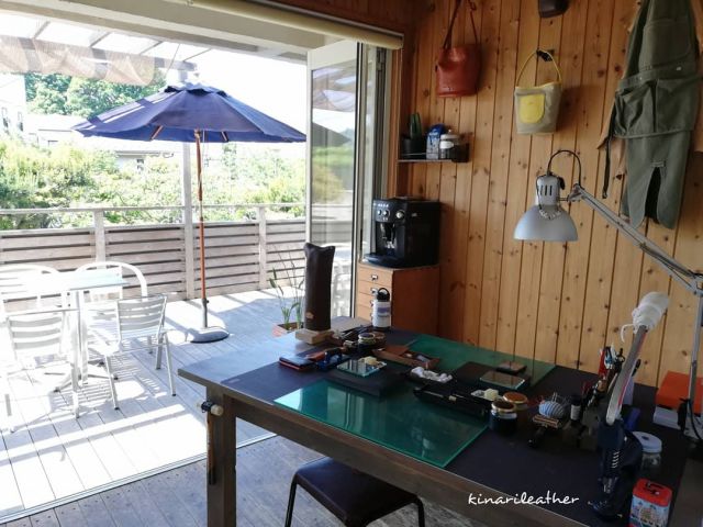 ウッドデッキに面したワークショップスペースで海風を感じて楽しい時間を共有しましょ〜う!