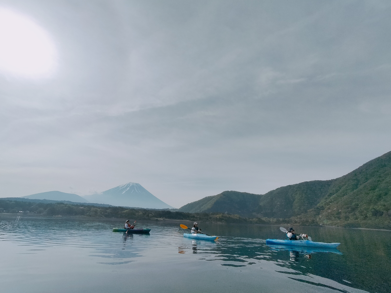 静かな湖 青い静かな湖 屈斜路湖 写真素材 [6113685] - フォトライブラリー
