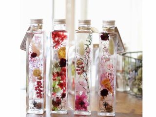 気軽にオリジナルハーバリウム体験してみましょう♪好きなボトル、花材を選んで自分だけのハーバリウムを作りませんか