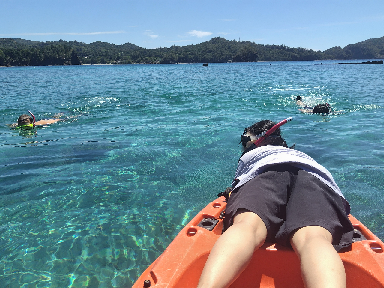 当店自慢!カヤックから水中を見るなんちゃってシュノーケル!!泳げない方、寒い時にサイコー!!