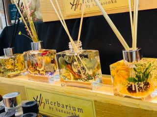 好きなお花を選んで世界にひとつのハーバリウムディフューザーを作りましょう!