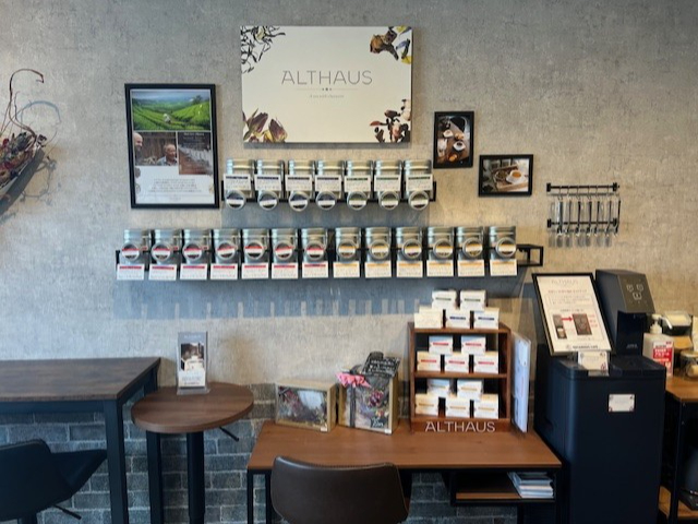 山形県内初上陸! 20種類以上の紅茶・緑茶・ハーブ・フルーツティー・コーヒーの中からセルフサービスでお好きなお飲み物をお楽しみいただけます。