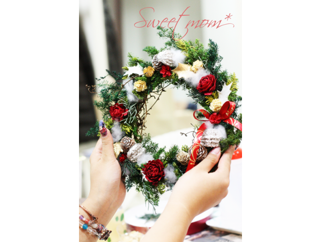 プリザーブドグリーンのクリスマスリース